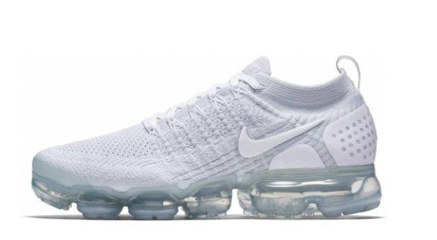 ayx爱游戏体育官方网站气垫跑鞋测评！Nike vapormax大气垫跑鞋带你步