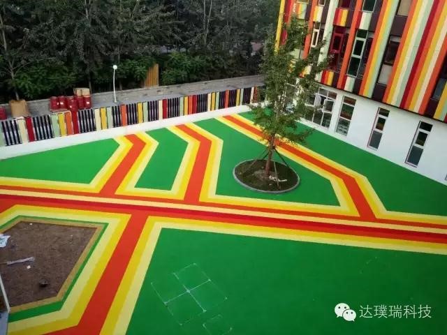 爱游戏体育APP官网入口中新生态城幼儿园应用环保材料健康跑道(图1)